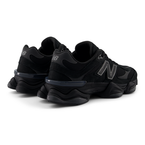 9060 Nero | Castlerock